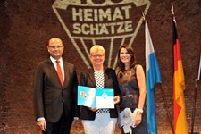 Heimatminister Albert Füracker und Kunstministerin Prof. Dr. med. Marion Kiechle prämieren 100 Heimatschätze